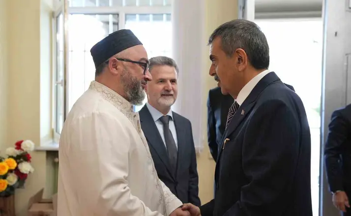 Bakan Tekin, Tiflis’te Gürcistan Müslümanları İdaresi’ni ziyaret etti
