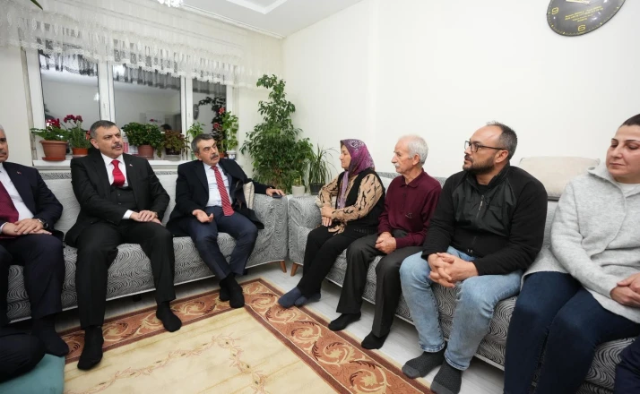 Bakan Tekin ve Çiftçi'den Fatma Nur öğretmenin ailesine taziye ziyareti
