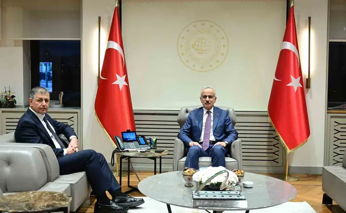 Bakan Uraloğlu, İzmir Büyükşehir Belediye Başkanı Tugay’ı kabul etti
