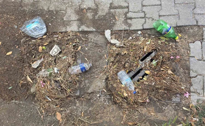 Bandırma’da sağanak sonrası cadde ve sokaklarda su birikintileri oluştu 