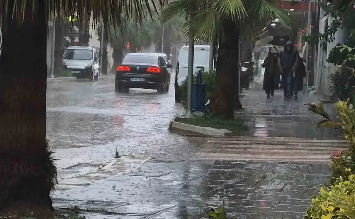 Bartın’da sağanak hayatı olumsuz etkiledi
