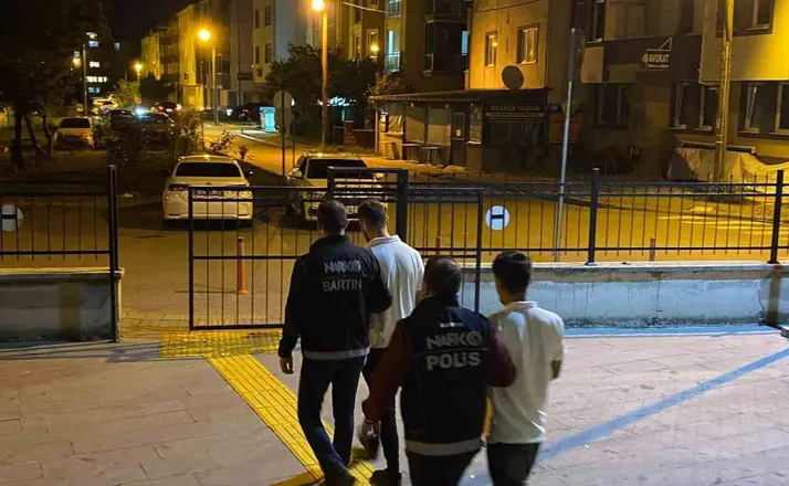 Bartın’da uyuşturucu operasyonu: 8 gözaltı
