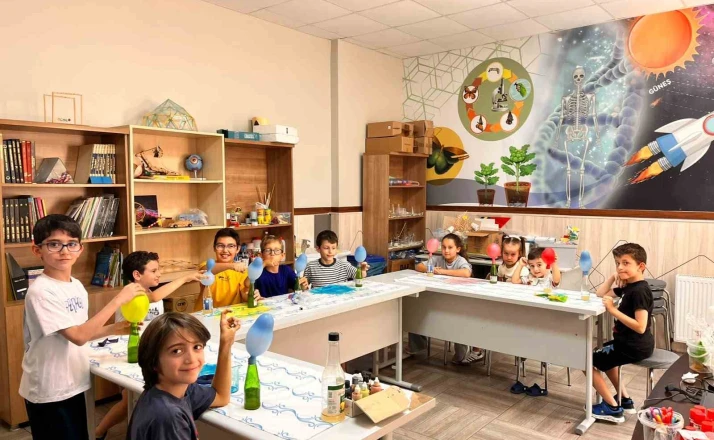 Başiskele’de miniklerin yaz tatili bilim ve teknolojiyle dolu geçiyor 