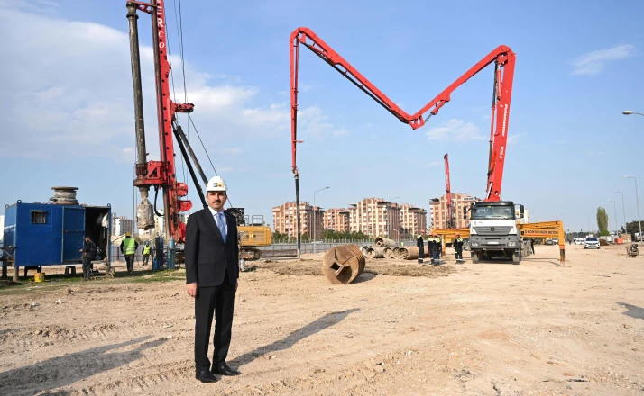 Başkan Altay: "Bir köprülü kavşak çalışması yürütüyoruz"