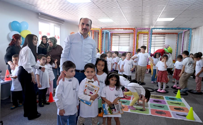 Başkan Altay bisiklet bilinci eğitimi alan anaokulu öğrencileriyle buluştu