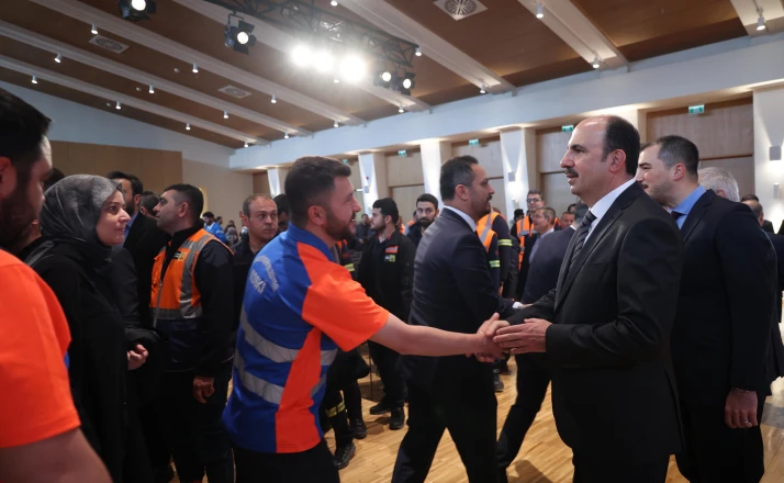 Başkan Altay Büyükşehir ve KOSKİ personeliyle bayramlaştı
