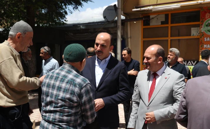 Başkan Altay Sarayönü’nde vatandaşlarla buluştu