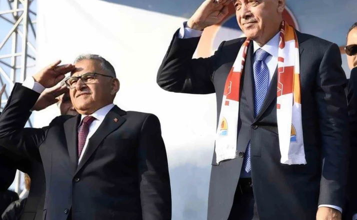 Başkan Büyükkııç’tan 25. yıl mesajı" Çeyrek asırlık hizmet ve eser yürüyüşü" 