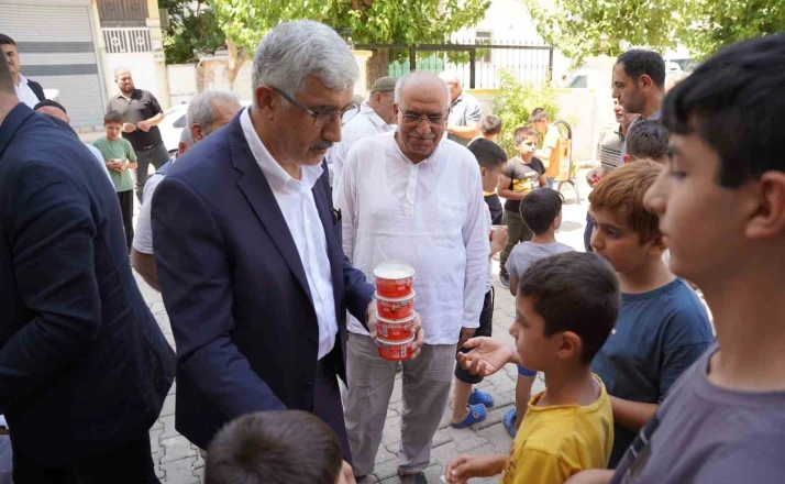 Başkan Hallaç, Muhammediye Camii’nde minik gönüllere dokundu 
