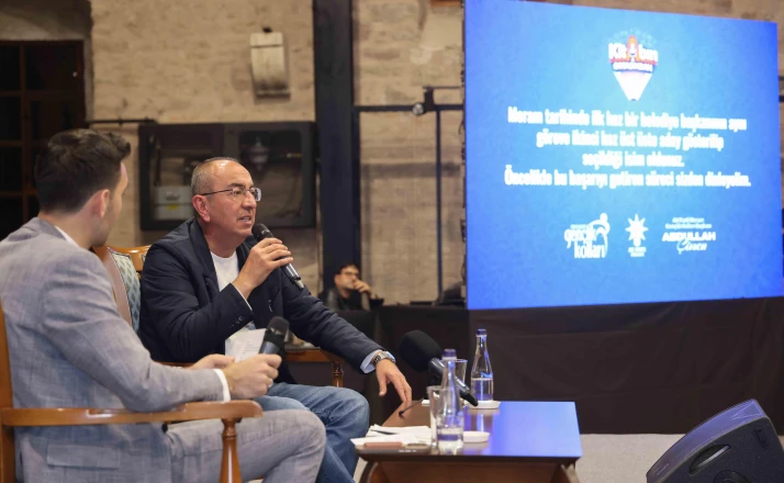 Başkan Kavuş gençlerle “Kitabın Ortasından” konuştu