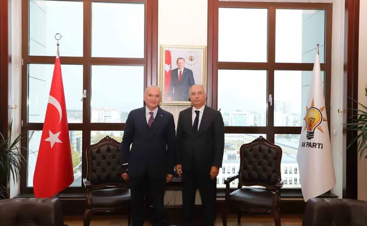Başkan Özlü Efkan Ala ile bir araya geldi
