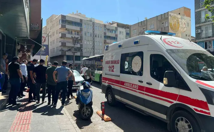 Batman’da belediye otobüsü ile motosiklet çarpıştı: 1 yaralı
