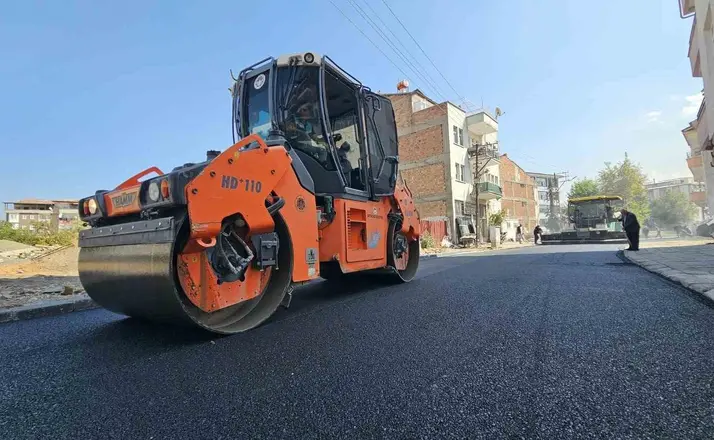 Battalgazi Belediyesi TOKİ konutlarının bağlantı yollarını asfaltladı
