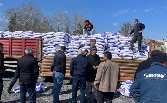 Beyşehir’de çiftçilere nohut tohumu dağıtıldı