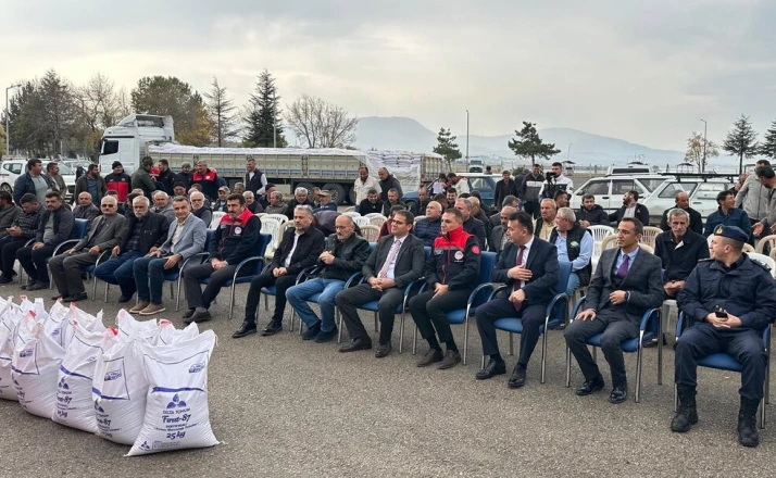 Beyşehir'de üreticilere kırmızı mercimek tohumu desteği