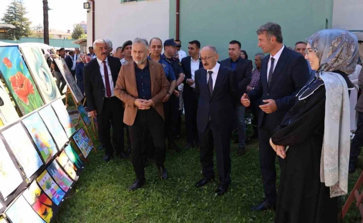 Beyşehir ve Hüyük’te el emeği eserler görücüye çıktı