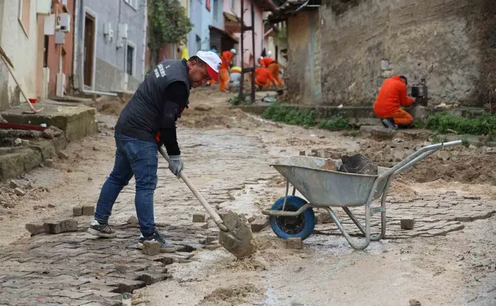 Bilecik’te iki noktada parke taşı çalışması başladı
