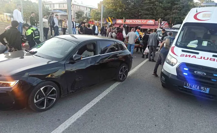 Bingöl’de iki ayrı trafik kazasında 3 kişi yaralandı
