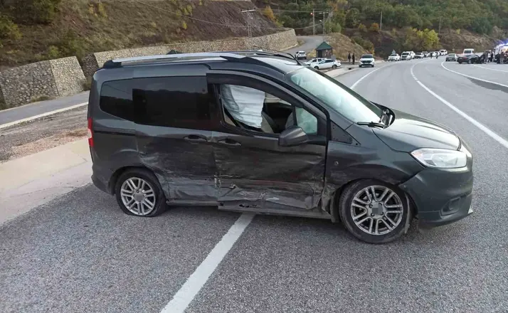Bingöl’de trafik kazası: 3 yaralı
