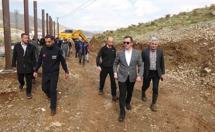 Bitlis’te çığ riskine karşı önlem çalışmaları sürüyor
