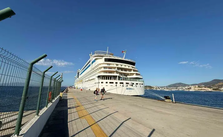 Bodrum’a 2 bin 243 yolcuyla geldi
