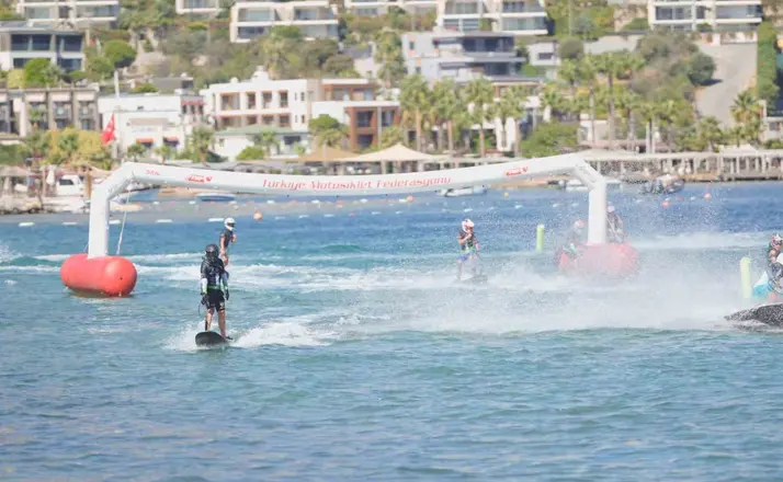 Bodrum’da deniz üzerinde hız ve adrenalin yarışı
