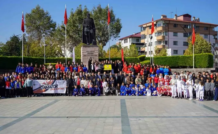 Bolu’da Amatör Spor Haftası yürüyüşle başladı

