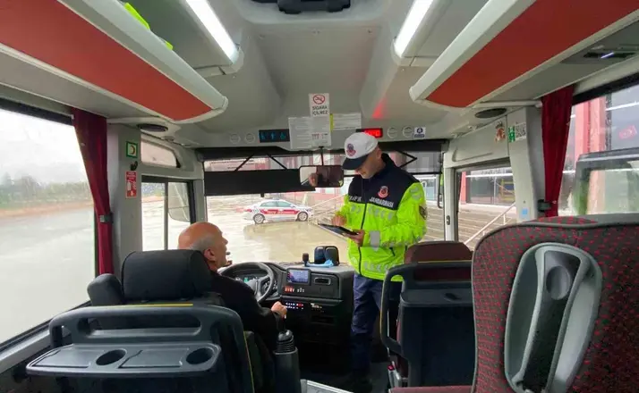 Bolu’da trafik denetimlerinde 3 milyon 19 bin lira ceza
