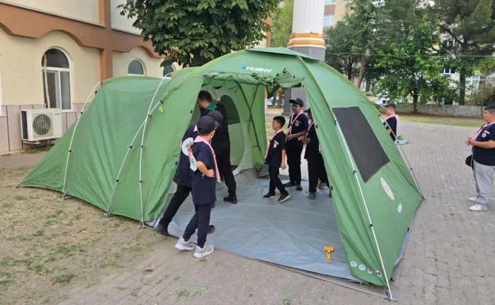 Boyabat’ta genç izcilere uygulamalı kampçılık eğitimi 