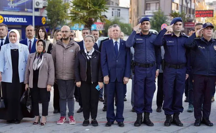 Burhaniye’de Muhtarlar Günü kutlandı
