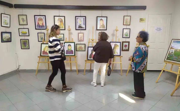 Burhaniyeli 85’lik ressam Edremit’ te sergi açtı
