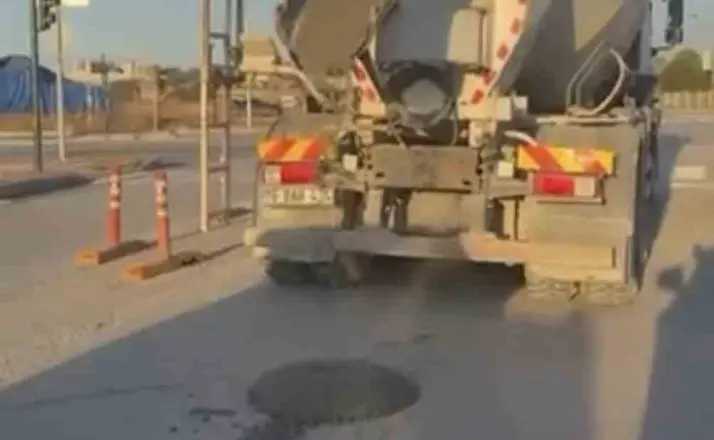 Bursa’da yola beton döken mikser sürücüsüne tepki
