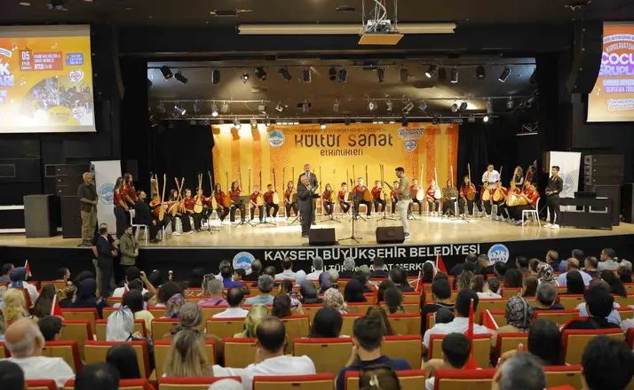 Büyükşehir Belediyesi Konservatuvarı’nda bin 865 kursiyer sertifika aldı
