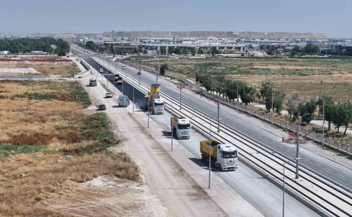 Büyükşehir Yol Altyapısını Güçlendiriyor