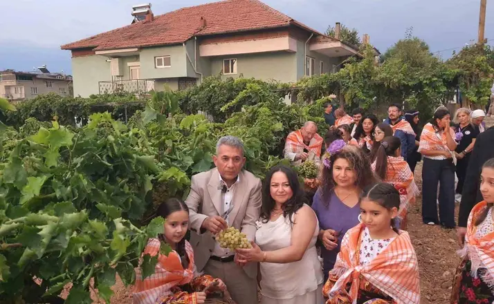 Çal’da yağmur da coşku da dinmedi
