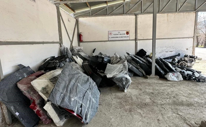 Çalıntı araç operasyonunda 4 kişi gözaltına alındı