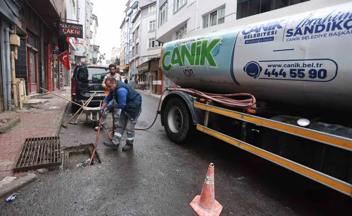Canik’te sağanak mesaisi
