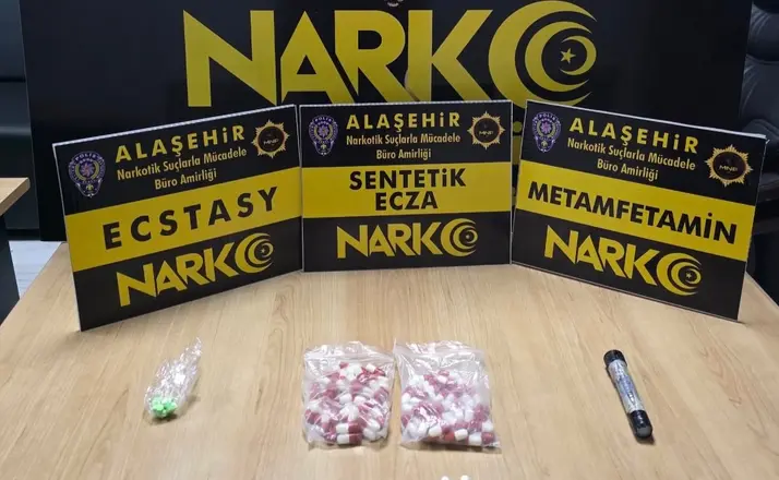 Çatıya çıkıp kaçmaya çalıştı, uyuşturucuyla yakalandı
