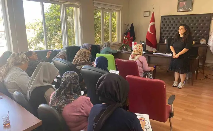 Ceyhan’da ailelere "Aile İçi İletişim" eğitimi verildi
