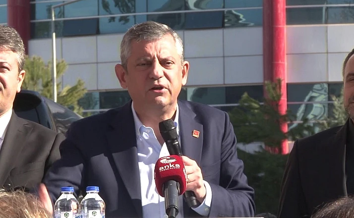 CHP Genel Başkanı Özgür Özel vatandaşlarla bir araya geldi