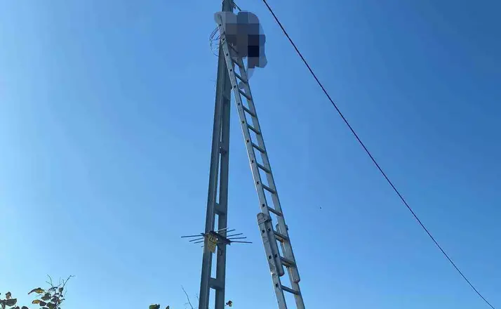 Çıktığı direkte akıma kapılan elektrikçi hayatını kaybetti
