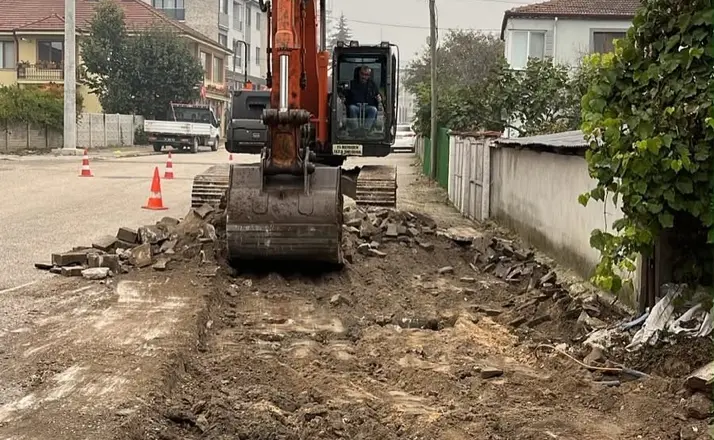 Çilimli’de kaldırımlar yenileniyor

