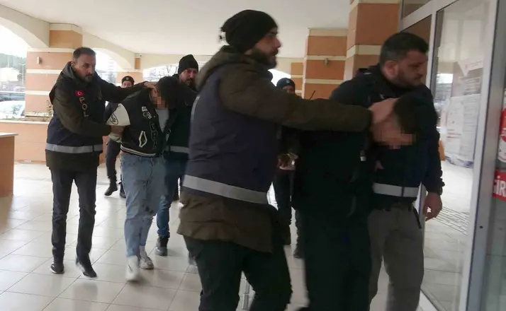 Cinayetle sonuçlanan kavgaya karışan sanıkların yargılanmasına devam edildi
