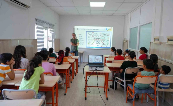 Çocuklara güvenli internet eğitimi verildi 
