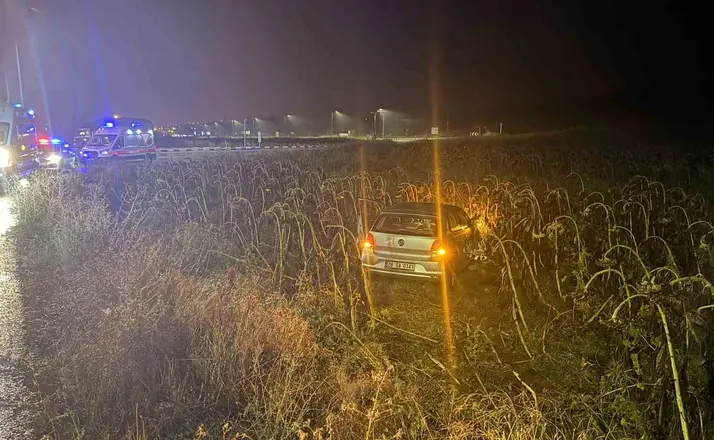 Çorum’da otomobil tarlaya uçtu: 2 yaralı
