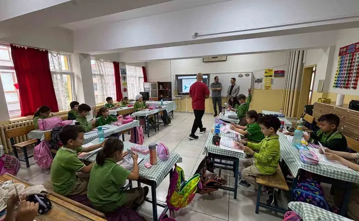 Cumayeri’nde kış spor okulları için branş tanıtımı yapıldı
