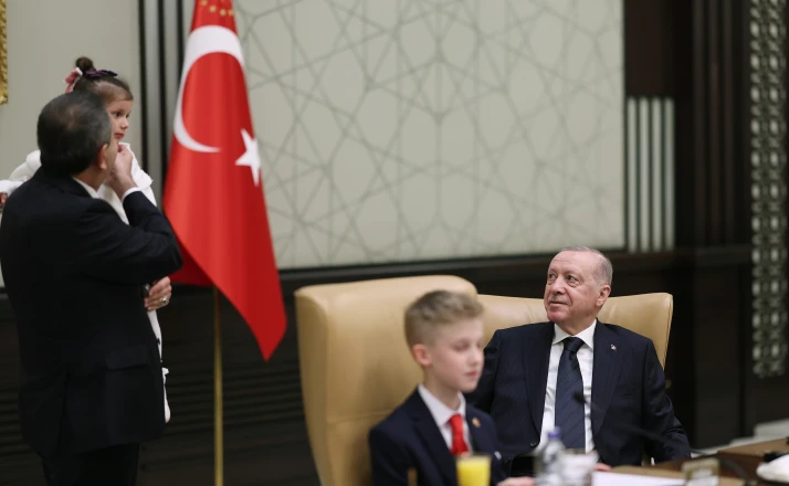 Cumhurbaşkanı Erdoğan, 23 Nisan'da koltuğunu Civan Boran'a devretti