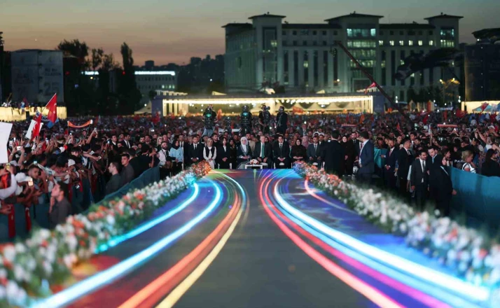 Cumhurbaşkanı Erdoğan: "Allah ömür ve sağlık verirse daha nice yıllar Türkiye’ye hizmet mücadelesi içinde olacağım" 