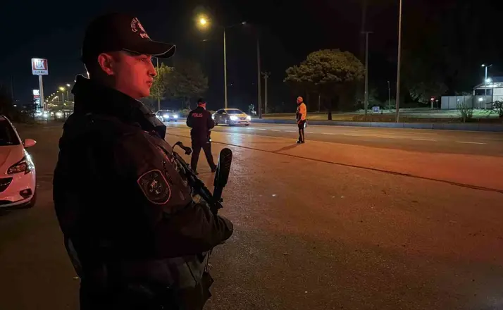 D-100’de polis ekiplerinden geniş çaplı denetim
