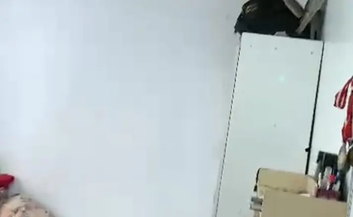 Depremde Gaziantep’teki bir evin tavanında kısmi çökme meydana geldi
